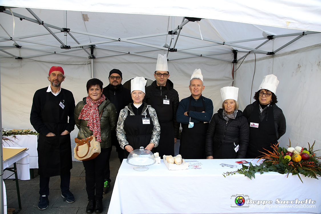 VBS_5628 - 10.ma Fiera Nazionale del Tartufo e Fiera dei Santi.jpg